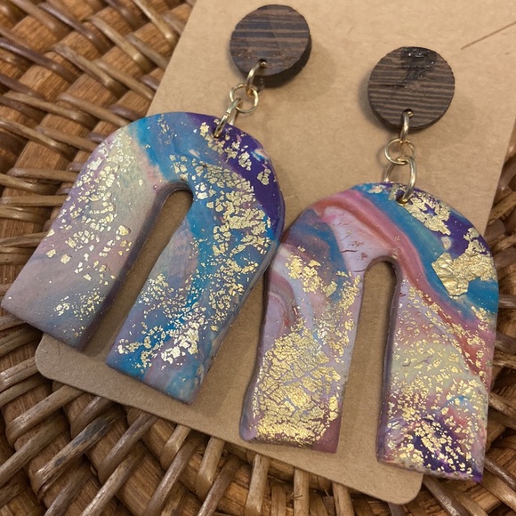 These look like a geode to me 😂 beautiful - Picture 2 of 4